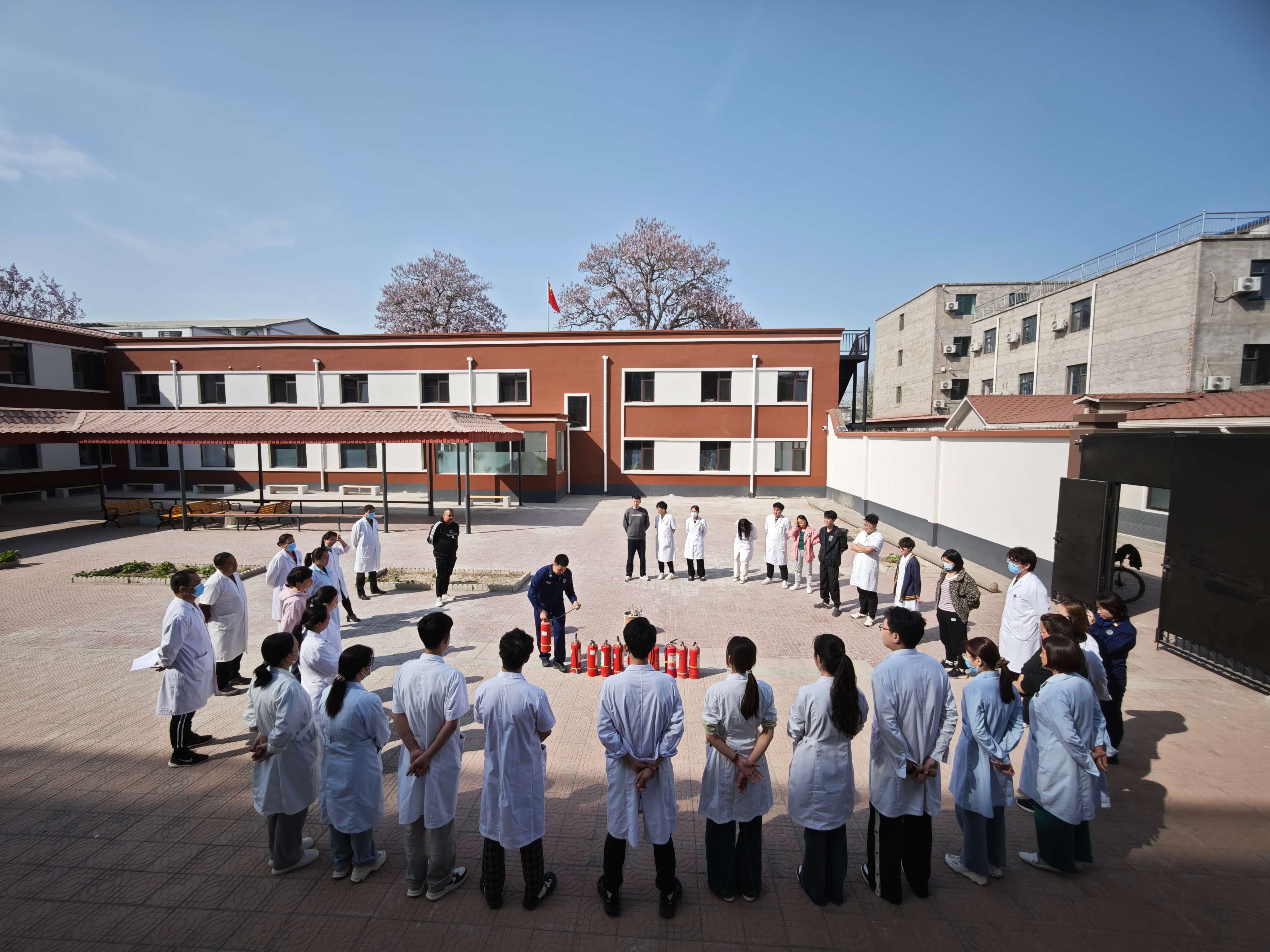 消防知識(shí)培訓(xùn)及火災(zāi)逃生演練